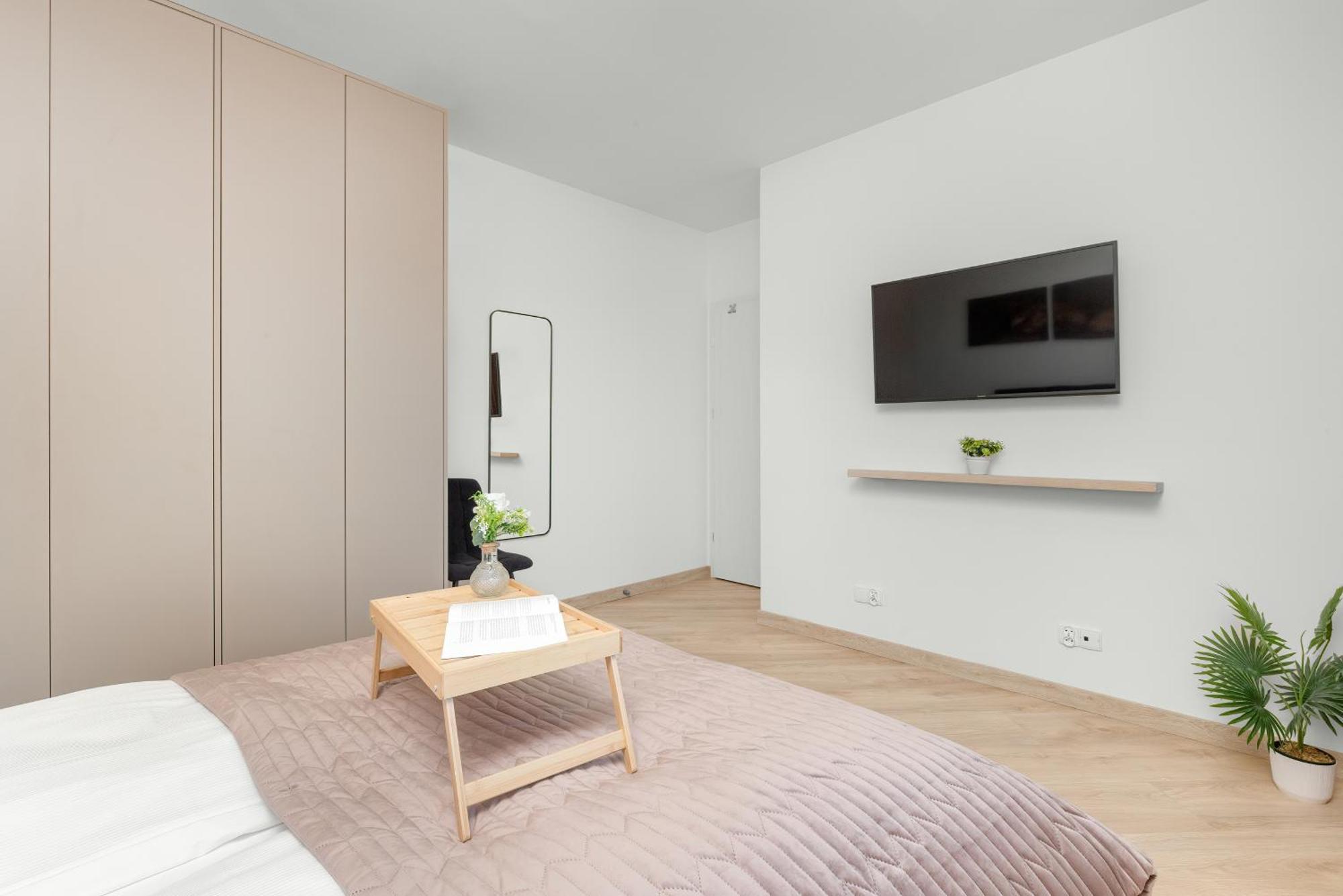 Leilighet Luksusowy Z 4 Sypialniami, Klimatyzacja I Biurkiem W Gdansku By Renters *